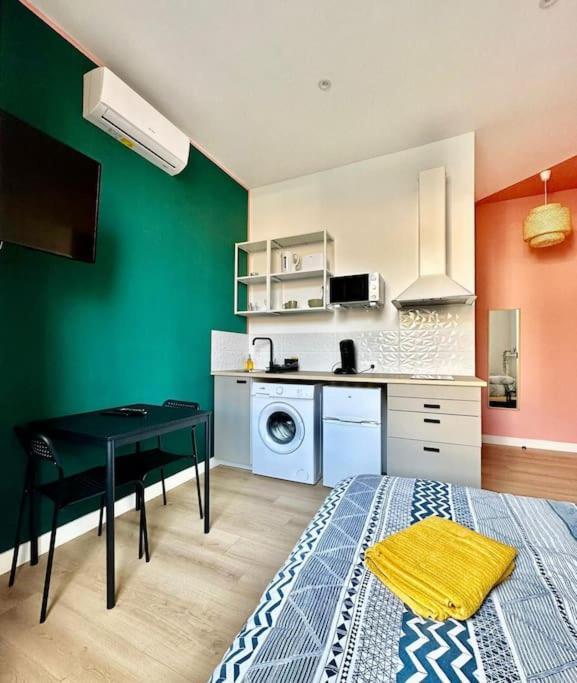 Petit Studio Cosy - Proche Gare Apartment ตูลง ภายนอก รูปภาพ